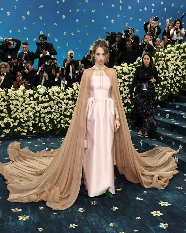 “Met Gala”dan maraqlı görüntülər... - Yenilənib