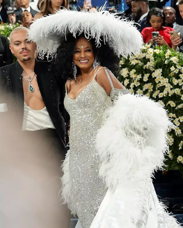 “Met Gala”dan maraqlı görüntülər... - Yenilənib