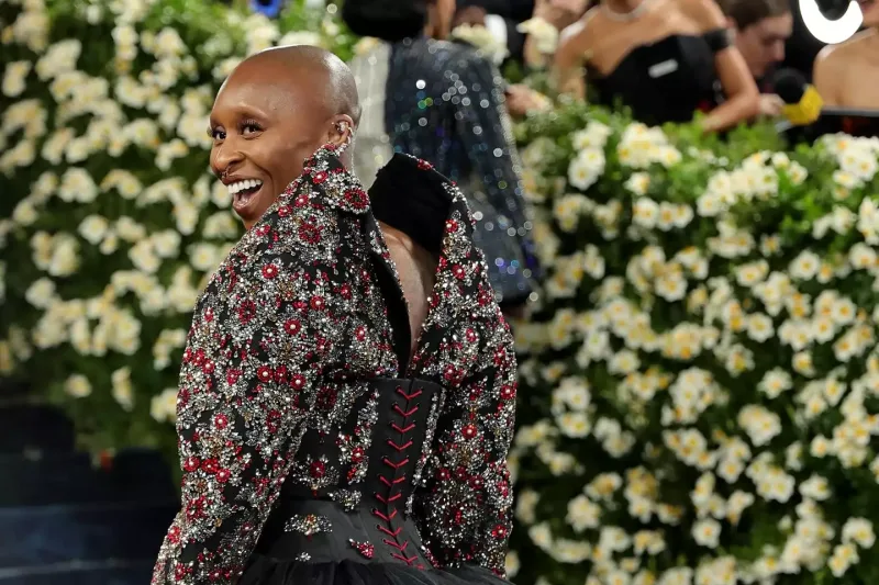 “Met Gala”dan maraqlı görüntülər... - Yenilənib