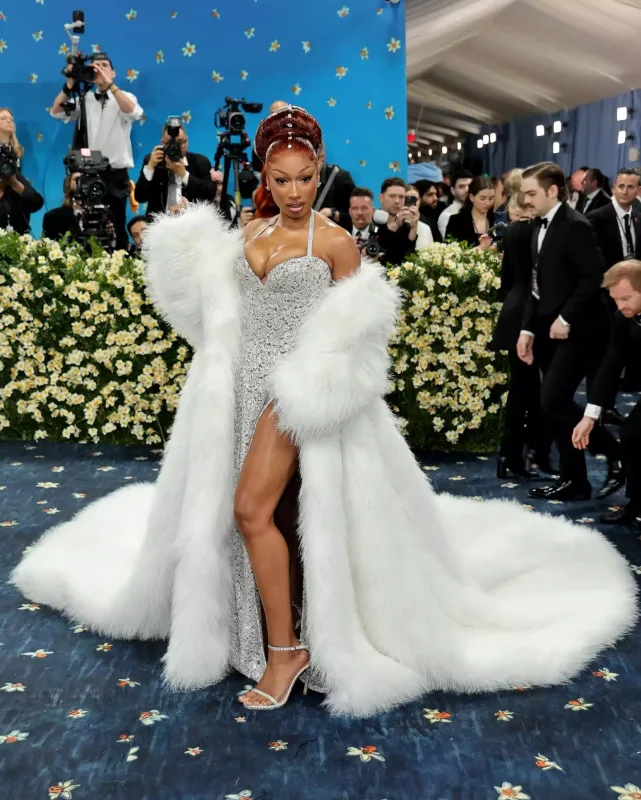 “Met Gala”dan maraqlı görüntülər... - Yenilənib