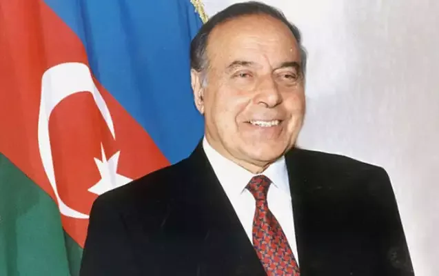 Heydər Əliyevin anadan olmasının 102-ci ildönümüdür