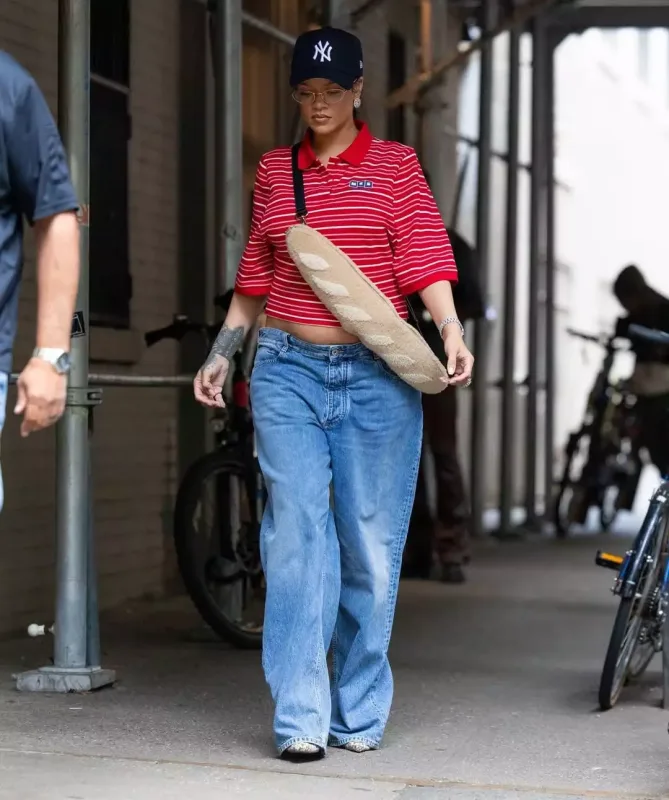 Rihannanın hamiləlik tərzi diqqət çəkdi