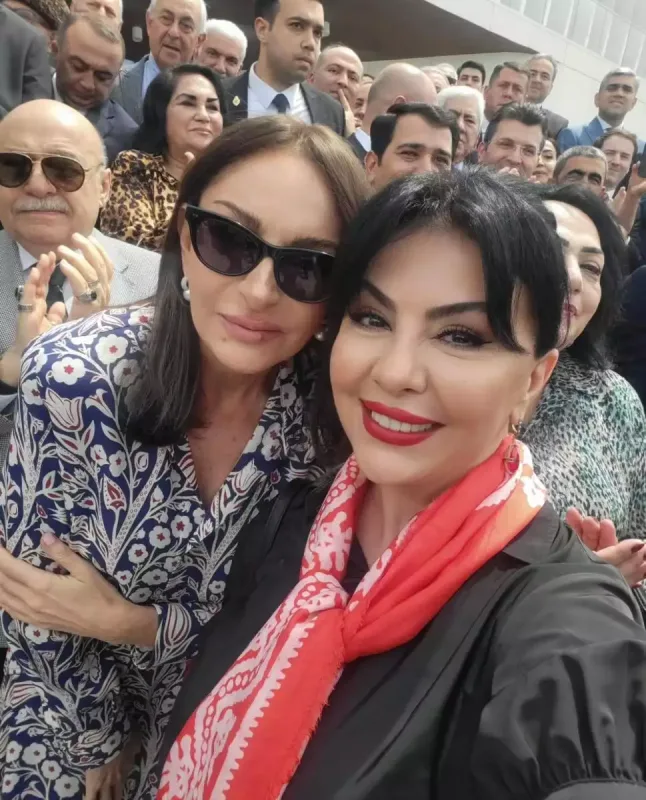 Samirə Prezident və Mehriban xanımla bir arada