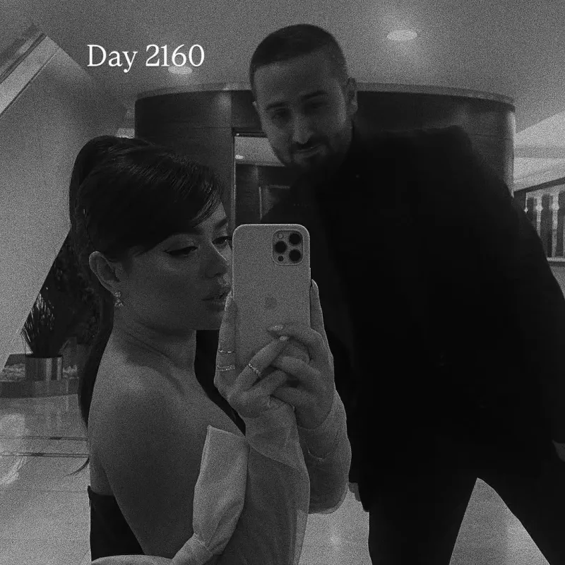 Nəcibə nişanlısı ilə paylaşım etdi