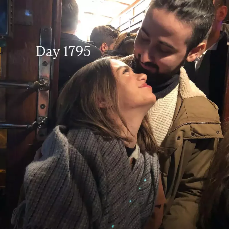 Nəcibə nişanlısı ilə paylaşım etdi