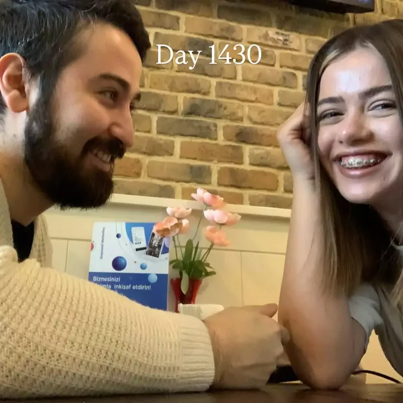 Nəcibə nişanlısı ilə paylaşım etdi