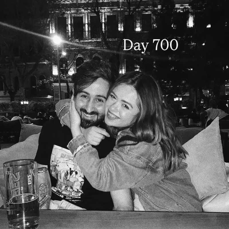 Nəcibə nişanlısı ilə paylaşım etdi