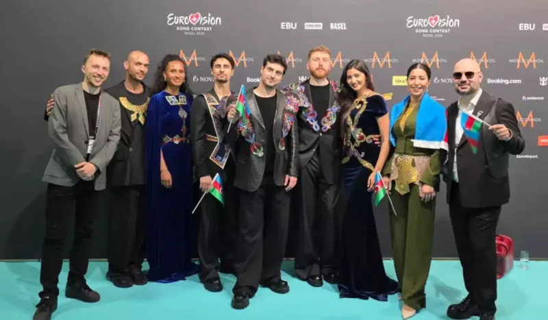 “Mamagama” firuzəyi xalıda