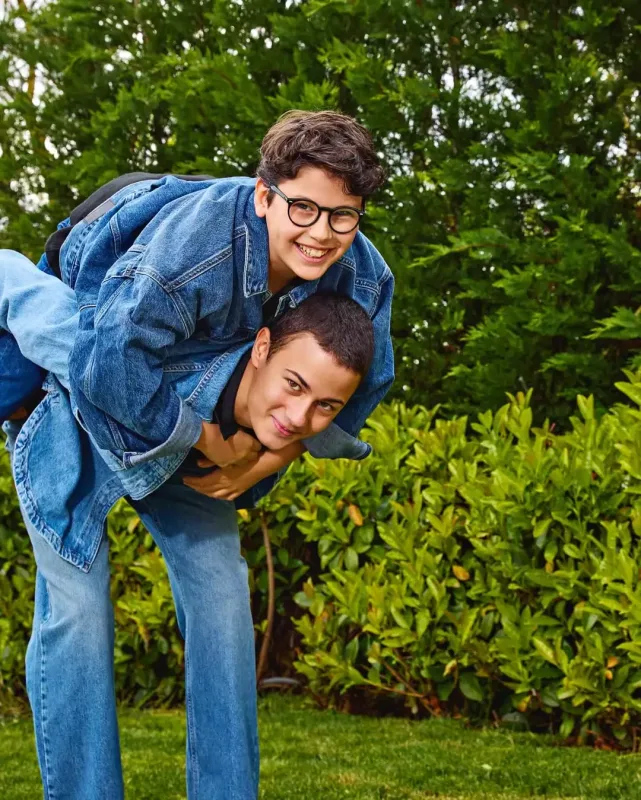 Çağladan oğulları ilə fotolar