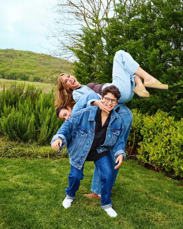 Çağladan oğulları ilə fotolar