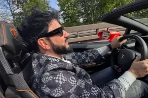 Xalq artisti 300 sürətlə “Lamborghini” sürdü