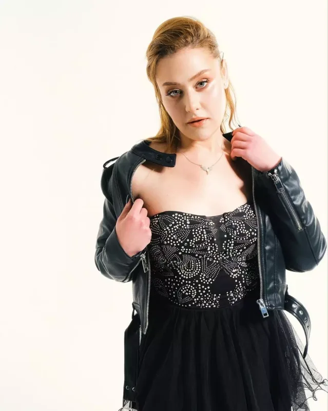 “Hercai”nin aktrisası 110 kiloqram arıqladı