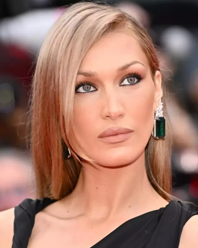 Qırmızı xalıda Bella şou!