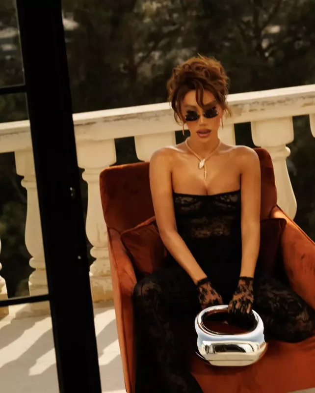 Röya Ayxandan iddialı fotosessiya!