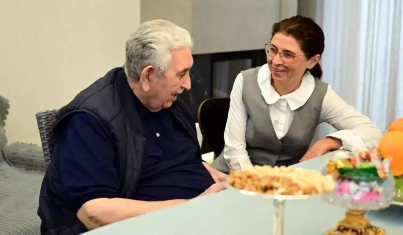 Arif Babayevə Heydər Əliyev Mükafatı təqdim olunub