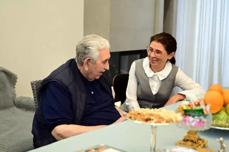 Arif Babayevə Heydər Əliyev Mükafatı təqdim olunub