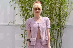 Kristen Stevart qırmızı xalıda