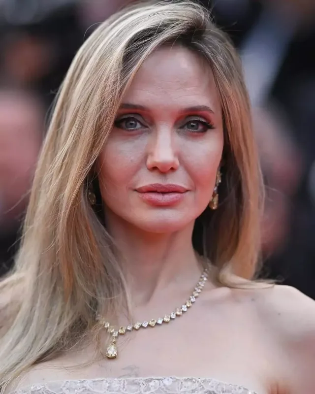 Kann Film Festivalında Ancelina rüzgarı…