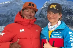 Azərbaycanlı qadın tarix yazdı, “Everest”i fəth etdi