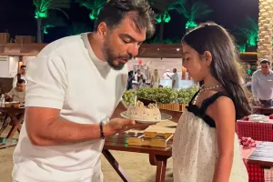 Yaşardan qızı ilə fotolar