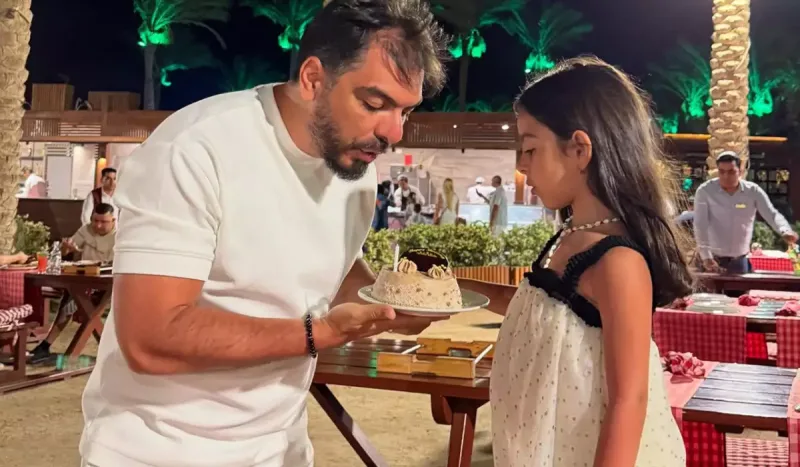 Yaşardan qızı ilə fotolar