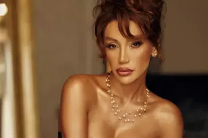 Röya Ayxan Kann-a gedir!