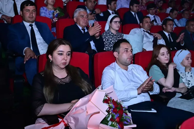 Tacikistanda Azərbaycan Mədəniyyəti Günlərinin qala konserti keçirilib