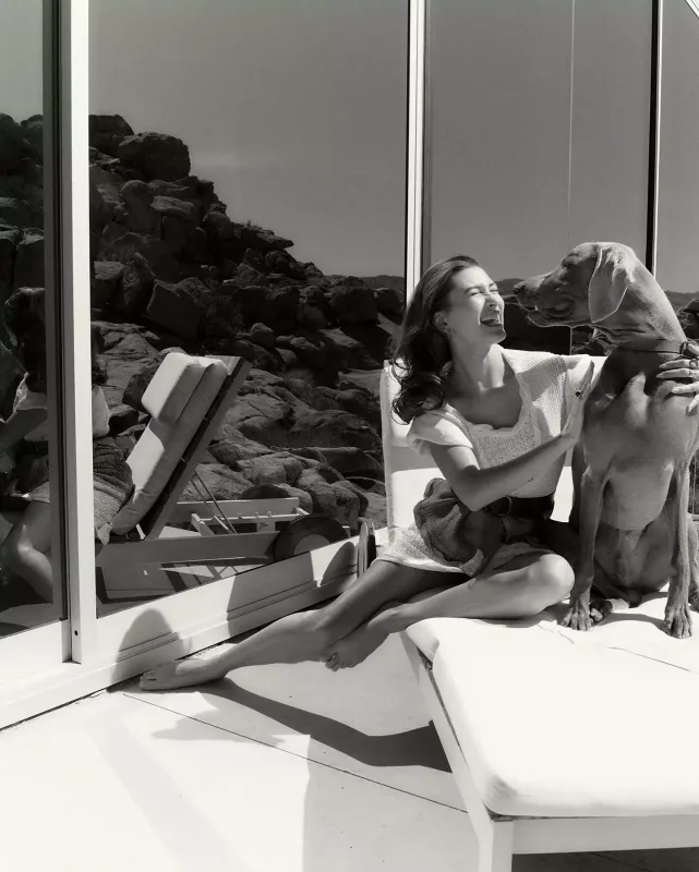 Heyli Biber ilk dəfə təkbaşına “Vogue”da!
