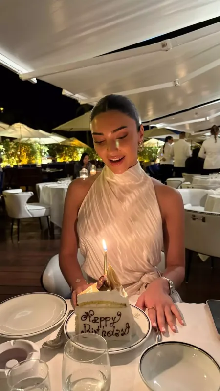 Mahir anası, sevgilisi və bacısı ilə İbizaya getdi