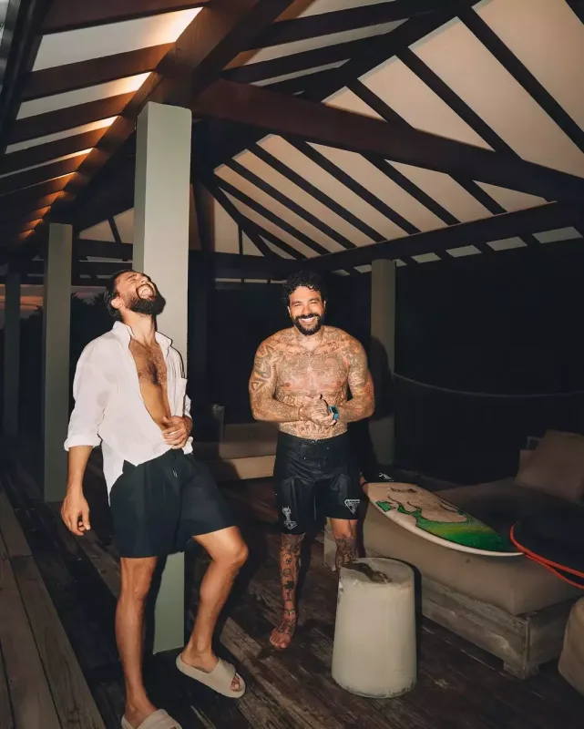 Timati ilə Coninin sörfinq macərası