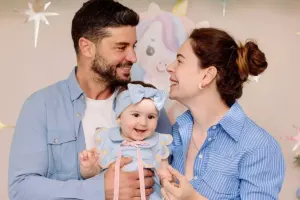 Qızlarının 1 yaşı oldu