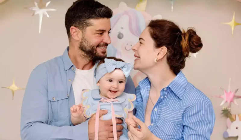 Qızlarının 1 yaşı oldu