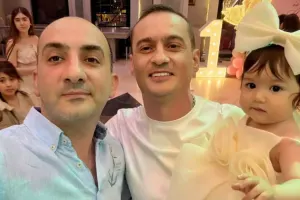 Emil qızına ad günü etdi