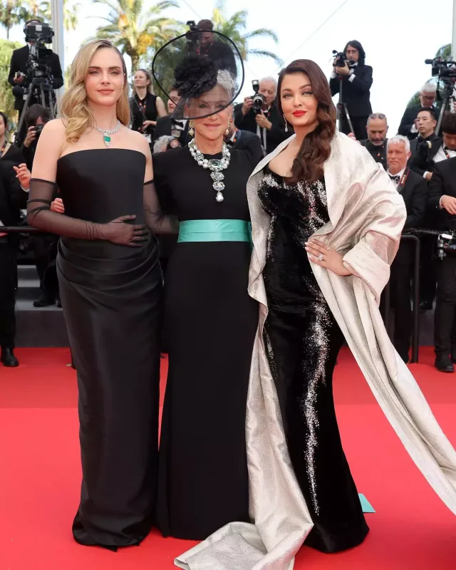 Qırmızı xalıda görüşdülər