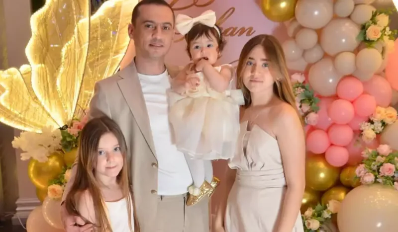 Emil Bədəlov qızları ilə