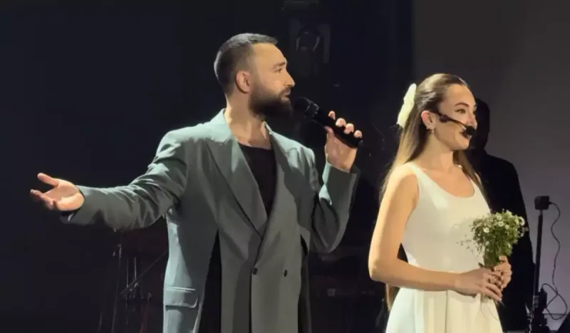 Konsertində selektiv abortlara diqqət çəkdi!