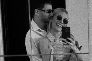 İrem sevgilisi ilə Fransaya getdi