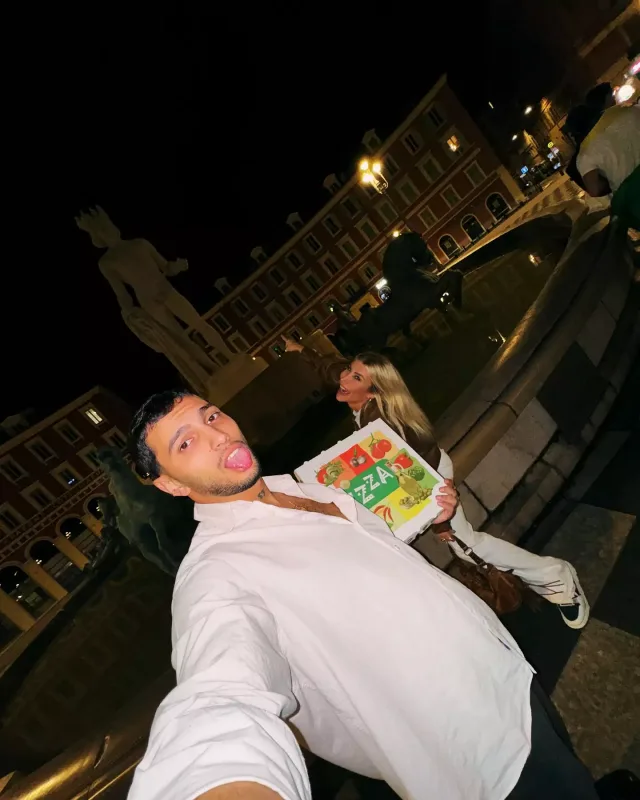 İrem sevgilisi ilə Fransaya getdi