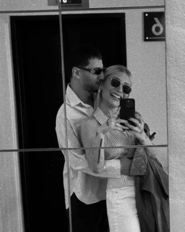 İrem sevgilisi ilə Fransaya getdi