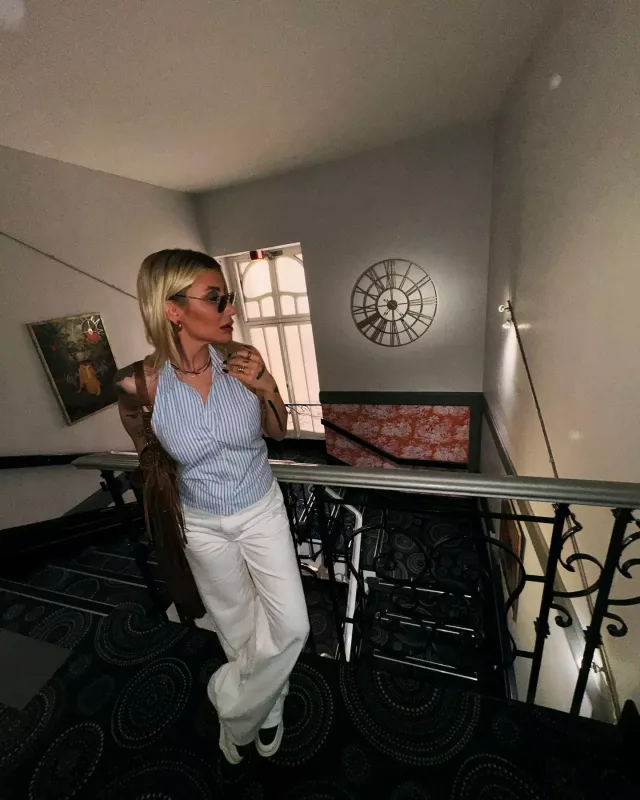 İrem sevgilisi ilə Fransaya getdi