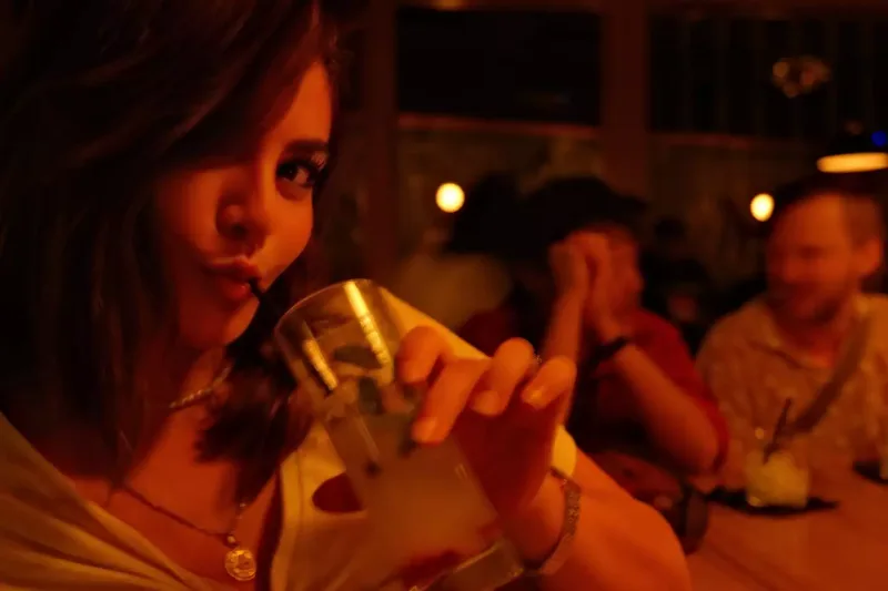 Van Dammın azərbaycanlı gəlini əri ilə...