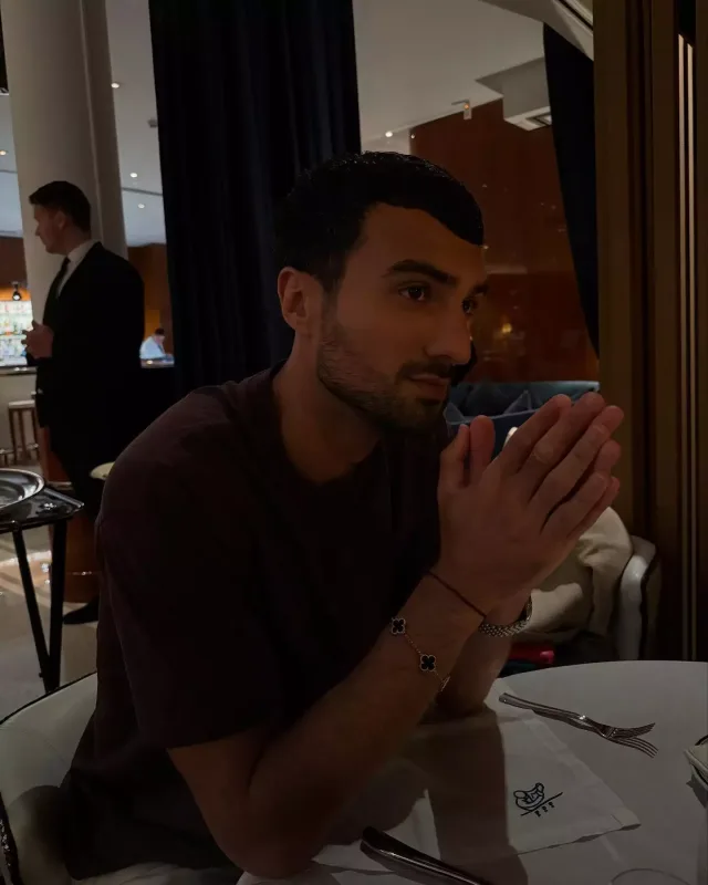 Mahirdən sevgilisi ilə paylaşım