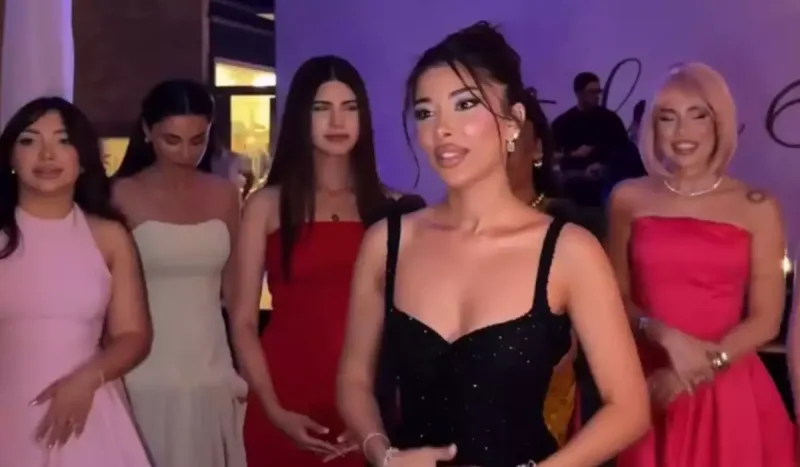 Sabiyə ad günündə 1001 qızılgül!