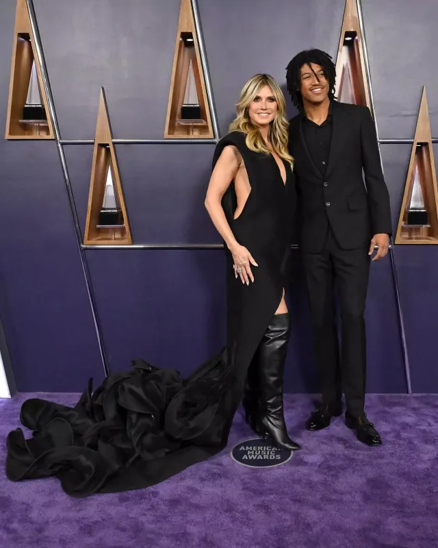 Qırmızı xalıda diqqət çəkənlər...