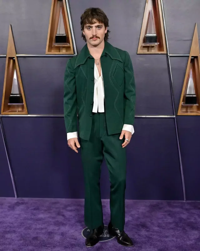 Qırmızı xalıda diqqət çəkənlər...