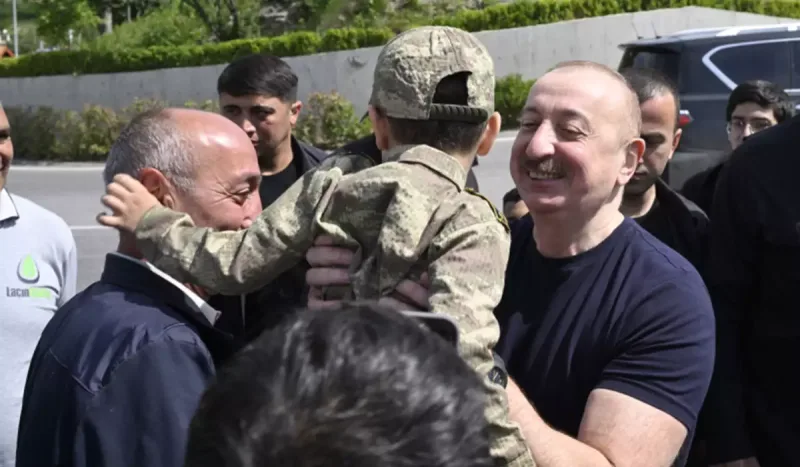 İlham Əliyev uşaqlarla bir arada - Fotolar