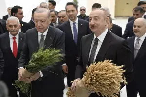 Əliyevlə Ərdoğana simvolik hədiyyə - Fotolar