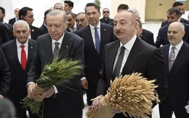 Əliyevlə Ərdoğana simvolik hədiyyə - Fotolar