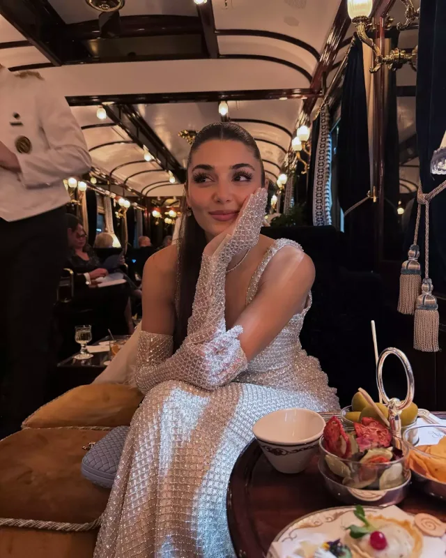 Bu qatar səfərinə 6 milyon veriblər!