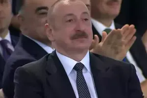 Laçında Prezidenti kövrəldən ifa - Video